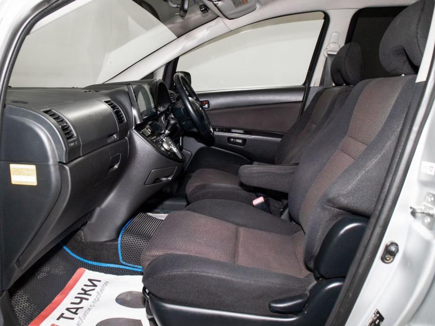 Toyota Wish I Рестайлинг Иркутск  - изображение 6