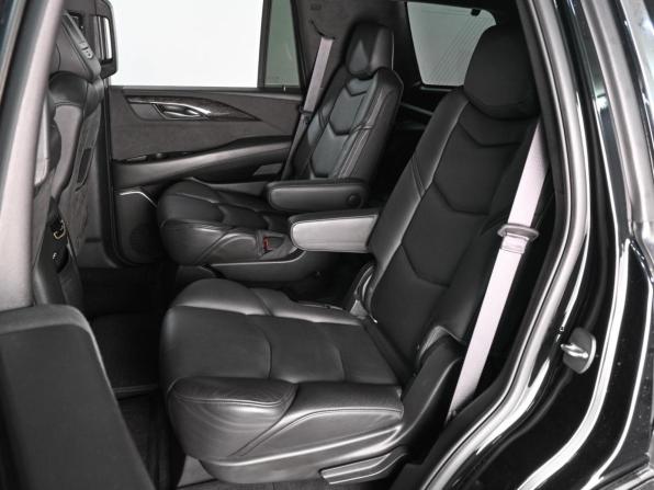 Cadillac Escalade IV с пробегом 2016 года, цена 4 500 000 рублей, 107309 км, внедорожник, Автокод Объявления