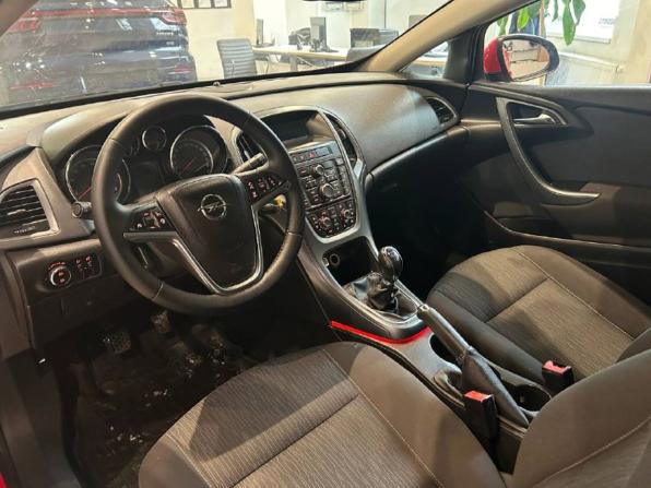 Opel Astra J Рестайлинг с пробегом 2012 года, цена 619 000 рублей, 145984 км, хэтчбек, Автокод Объявления