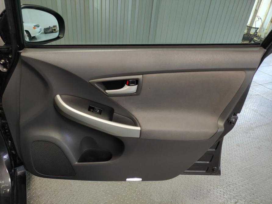 Toyota Prius III Рестайлинг (XW30) Пермь  - изображение 16