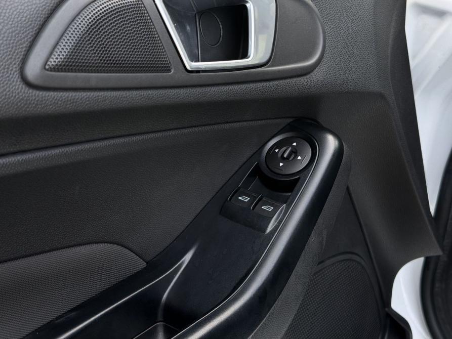 Ford Fiesta Mk6 Рестайлинг Санкт-Петербург  - изображение 10