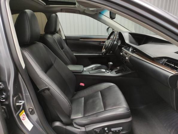 Lexus ES VI с пробегом 2014 года, цена 1 740 000 рублей, 264635 км, седан, Автокод Объявления