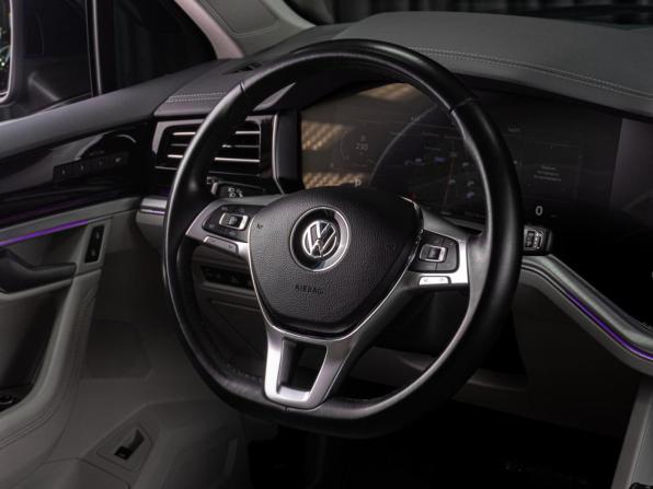 Volkswagen Touareg III с пробегом 2019 года, цена 5 999 000 рублей, 105216 км, внедорожник, Автокод Объявления