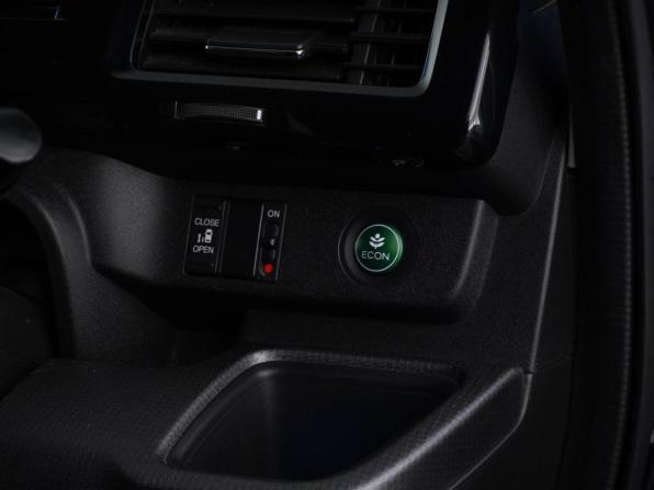 Honda Stepwgn V с пробегом 2016 года, цена 1 990 046 рублей, 69205 км, минивэн, Автокод Объявления