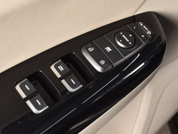 Kia Sportage IV Рестайлинг с пробегом 2021 года, цена 2 189 997 рублей, 39338 км, внедорожник, Автокод Объявления