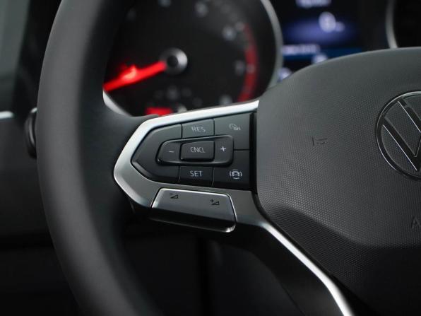 Volkswagen Tiguan II Рестайлинг с пробегом 2021 года, цена 2 549 777 рублей, 96063 км, внедорожник, Автокод Объявления
