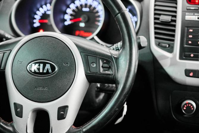Kia Venga I Рестайлинг с пробегом 2015 года, цена 837 000 рублей, 170000 км, минивэн, Автокод Объявления