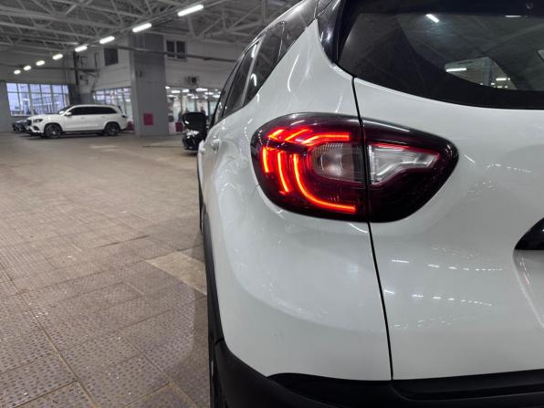 Renault Kaptur I Рестайлинг с пробегом 2021 года, цена 1 265 000 рублей, 73260 км, внедорожник, Автокод Объявления