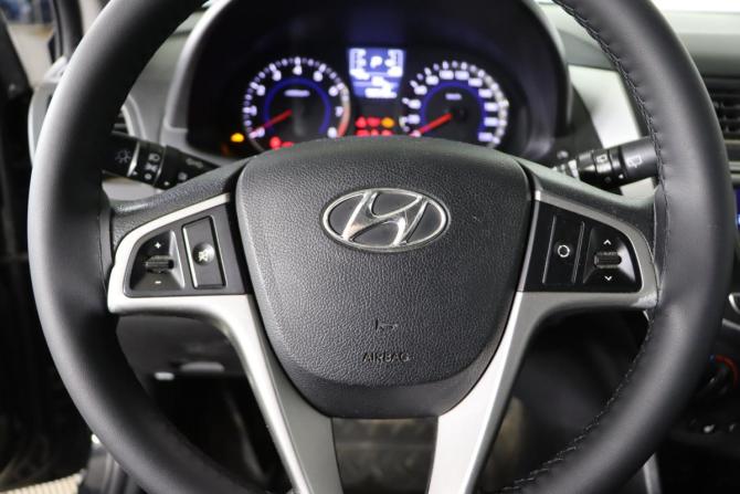Hyundai Solaris I Рестайлинг с пробегом 2015 года, цена 939 990 рублей, 98538 км, хэтчбек, Автокод Объявления