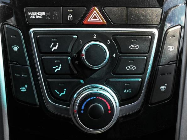 Hyundai i30 II с пробегом 2012 года, цена 859 000 рублей, 100327 км, хэтчбек, Автокод Объявления