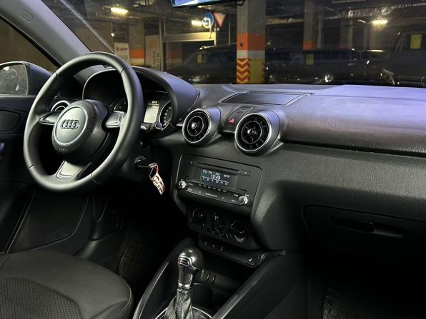 Audi A1 I (8X) с пробегом 2014 года, цена 990 000 рублей, 74753 км, хэтчбек, Автокод Объявления