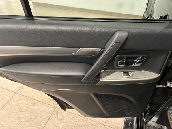 Mitsubishi Pajero IV Рестайлинг 1 с пробегом 2012 года, цена 1 899 000 рублей, 190564 км, внедорожник, Автокод Объявления