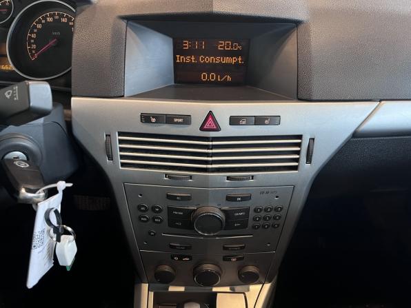 Opel Astra H Рестайлинг с пробегом 2010 года, цена 570 000 рублей, 166220 км, хэтчбек, Автокод Объявления