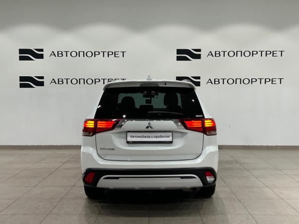 Mitsubishi Outlander III Рестайлинг 3 с пробегом 2021 года, цена 2 259 000 рублей, 105672 км, внедорожник, Автокод Объявления