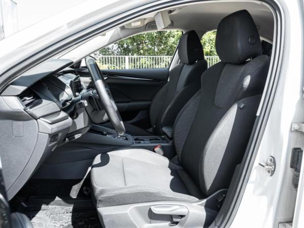 Skoda Octavia IV (A8) с пробегом 2021 года, цена 2 221 400 рублей, 89177 км, лифтбек, Автокод Объявления