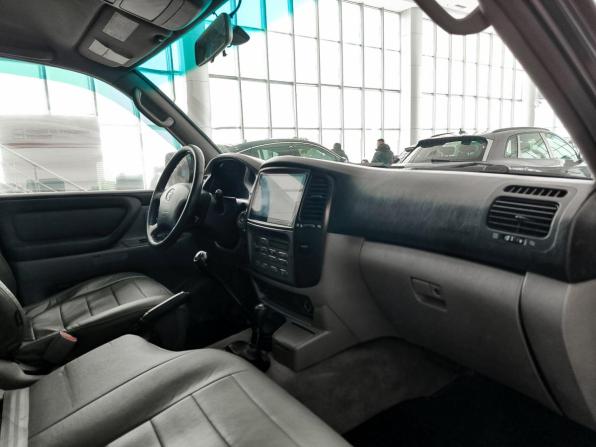 Toyota Land Cruiser 100 Series Рестайлинг 2 с пробегом 2006 года, цена 1 350 000 рублей, 733052 км, внедорожник, Автокод Объявления