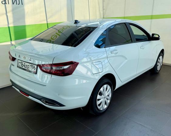 Lada (ВАЗ) Vesta I Рестайлинг (NG) с пробегом 2024 года, цена 1 229 000 рублей, 37000 км, седан, Автокод Объявления