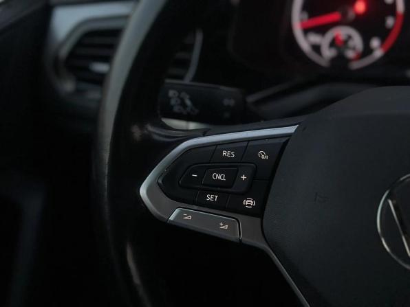 Volkswagen Polo VI с пробегом 2022 года, цена 1 675 000 рублей, 62206 км, лифтбек, Автокод Объявления