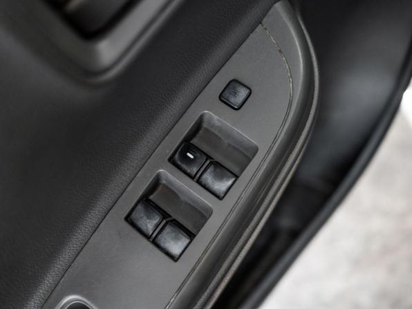 Mitsubishi L200 V с пробегом 2015 года, цена 1 395 000 рублей, 158352 км, offers.body_type.unknown, Автокод Объявления