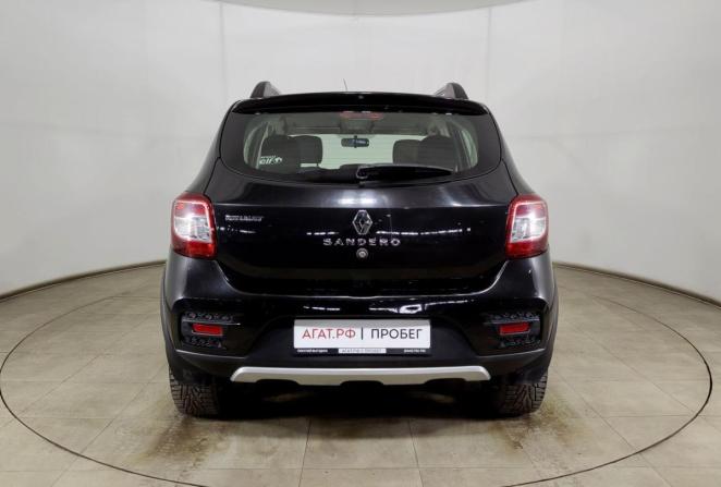 Renault Sandero II с пробегом 2015 года, цена 935 000 рублей, 91780 км, хэтчбек, Автокод Объявления