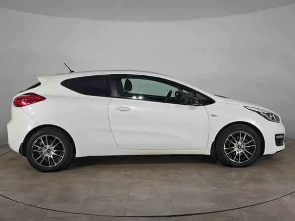 Kia Ceed II Рестайлинг с пробегом 2016 года, цена 1 059 000 рублей, 164930 км, хэтчбек, Автокод Объявления