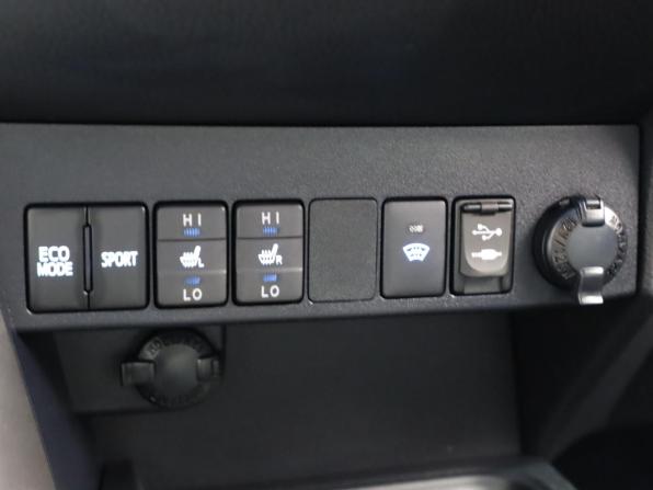 Toyota RAV4 IV (XA40) Рестайлинг с пробегом 2017 года, цена 2 290 000 рублей, 138000 км, внедорожник, Автокод Объявления