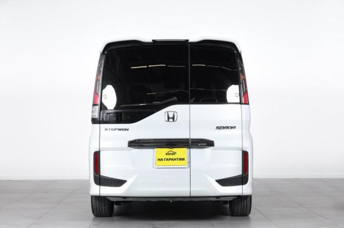 Honda Stepwgn V с пробегом 2015 года, цена 1 869 000 рублей, 112000 км, минивэн, Автокод Объявления