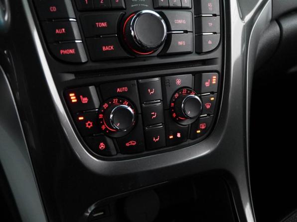 Opel Astra J Рестайлинг с пробегом 2013 года, цена 919 400 рублей, 182417 км, хэтчбек, Автокод Объявления