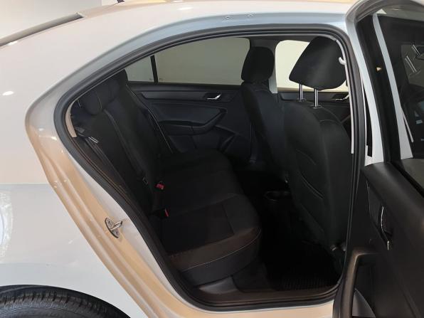 Skoda Rapid I с пробегом 2014 года, цена 495 000 рублей, 211030 км, лифтбек, Автокод Объявления