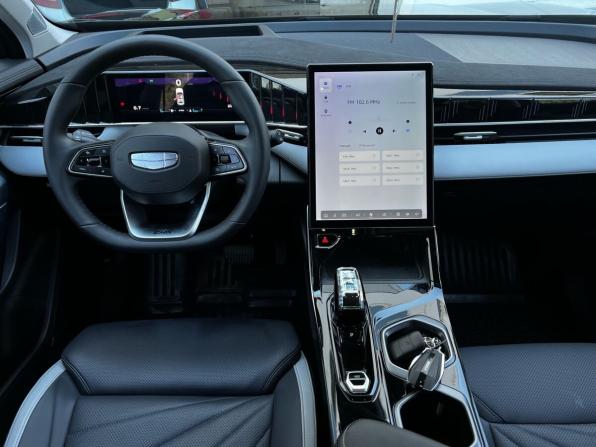 Geely Atlas II с пробегом 2024 года, цена 3 049 000 рублей, 35229 км, внедорожник, Автокод Объявления