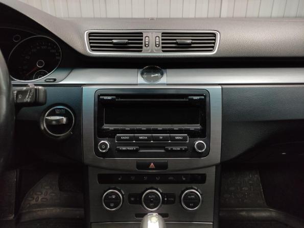 Volkswagen Passat B7 с пробегом 2014 года, цена 990 000 рублей, 308880 км, универсал, Автокод Объявления