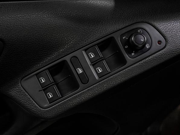 Volkswagen Tiguan I Рестайлинг с пробегом 2015 года, цена 1 799 000 рублей, 132995 км, внедорожник, Автокод Объявления