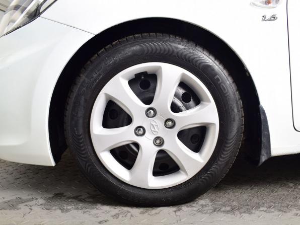 Hyundai Solaris I с пробегом 2013 года, цена 949 995 рублей, 161884 км, седан, Автокод Объявления