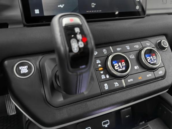 Land Rover Defender II с пробегом 2020 года, цена 4 900 000 рублей, 52610 км, внедорожник, Автокод Объявления