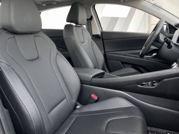 Hyundai Elantra VII (CN7) Рестайлинг с пробегом 2025 года, цена 2 820 000 рублей, 118 км, седан, Автокод Объявления