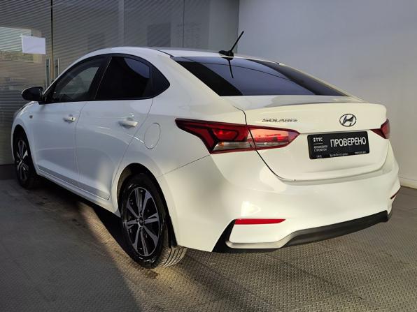 Hyundai Solaris II с пробегом 2017 года, цена 1 049 000 рублей, 90000 км, седан, Автокод Объявления