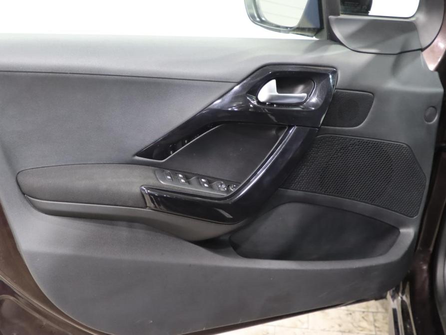 Peugeot 208 I Санкт-Петербург  - изображение 11