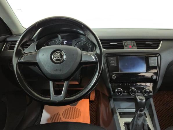Skoda Octavia III (A7) Рестайлинг с пробегом 2017 года, цена 1 570 000 рублей, 71300 км, лифтбек, Автокод Объявления