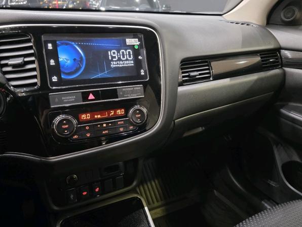 Mitsubishi Outlander III Рестайлинг 3 с пробегом 2019 года, цена 2 301 000 рублей, 71152 км, внедорожник, Автокод Объявления