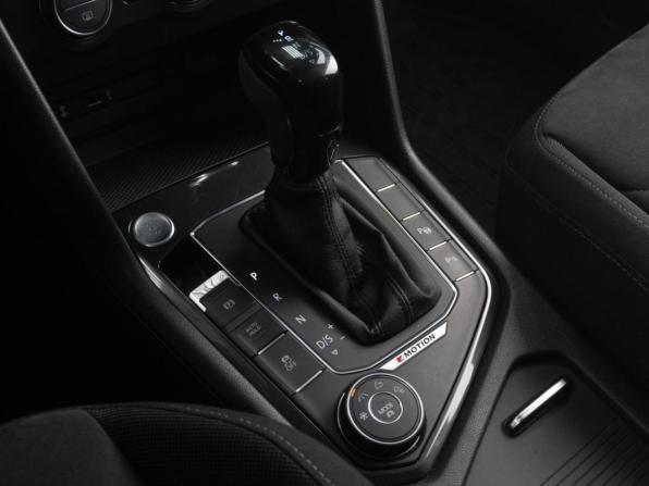 Volkswagen Tiguan II с пробегом 2017 года, цена 3 109 000 рублей, 147561 км, внедорожник, Автокод Объявления