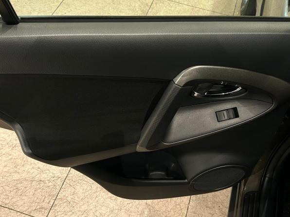 Toyota RAV4 III (XA30) Рестайлинг с пробегом 2012 года, цена 1 229 000 рублей, 196911 км, внедорожник, Автокод Объявления