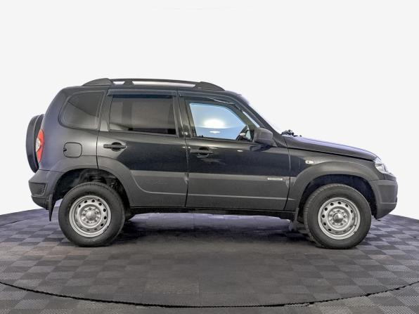 Chevrolet Niva I Рестайлинг с пробегом 2018 года, цена 700 000 рублей, 117027 км, внедорожник, Автокод Объявления