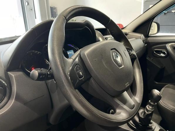Renault Duster I Рестайлинг с пробегом 2015 года, цена 1 035 000 рублей, 177263 км, внедорожник, Автокод Объявления