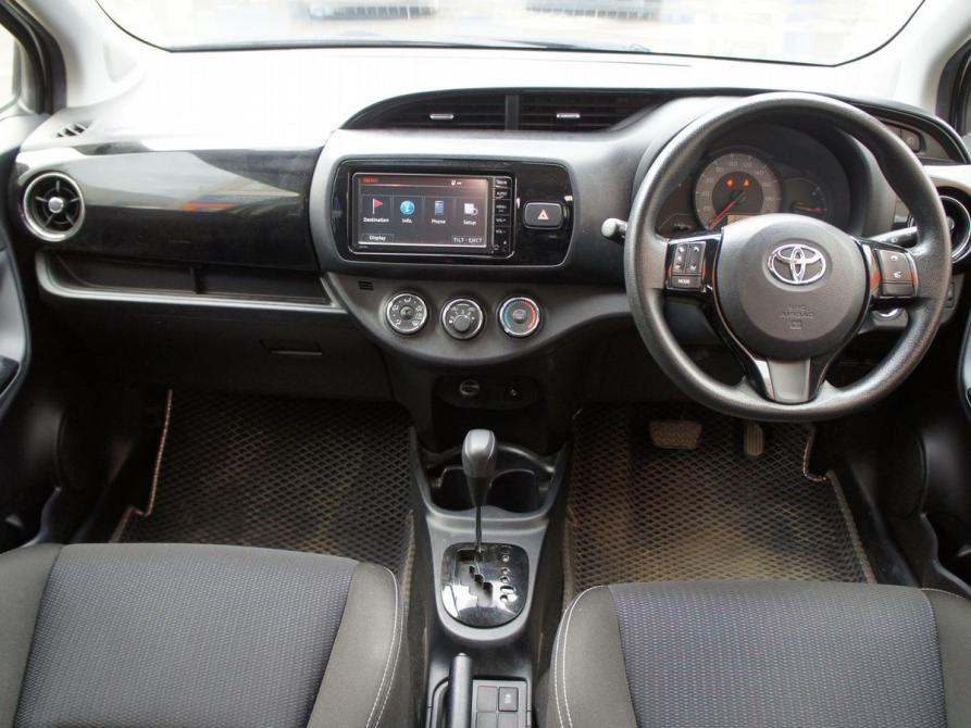 Toyota Vitz III (XP130) Рестайлинг Березовский  - изображение 7