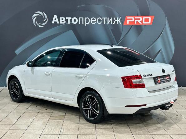 Skoda Octavia III (A7) Рестайлинг с пробегом 2017 года, цена 1 198 000 рублей, 160000 км, лифтбек, Автокод Объявления