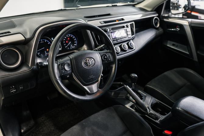 Toyota RAV4 IV (XA40) Рестайлинг с пробегом 2015 года, цена 2 020 000 рублей, 123000 км, внедорожник, Автокод Объявления