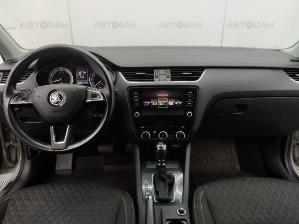 Skoda Octavia III (A7) Рестайлинг с пробегом 2018 года, цена 1 640 000 рублей, 129477 км, лифтбек, Автокод Объявления