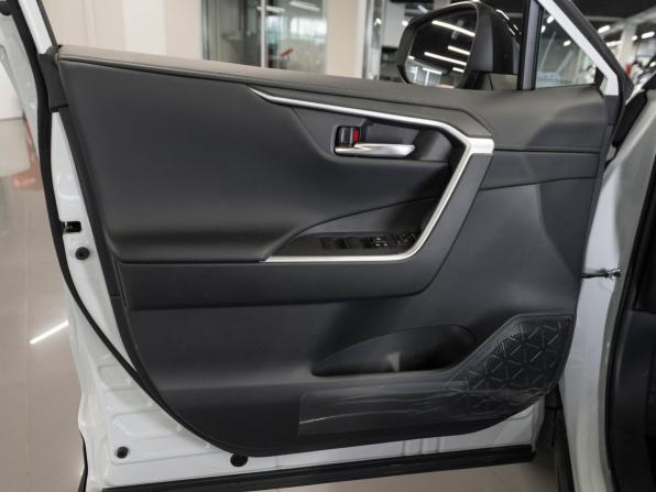 Toyota RAV4 V (XA50) с пробегом 2025 года, цена 4 200 000 рублей, 50 км, внедорожник, Автокод Объявления