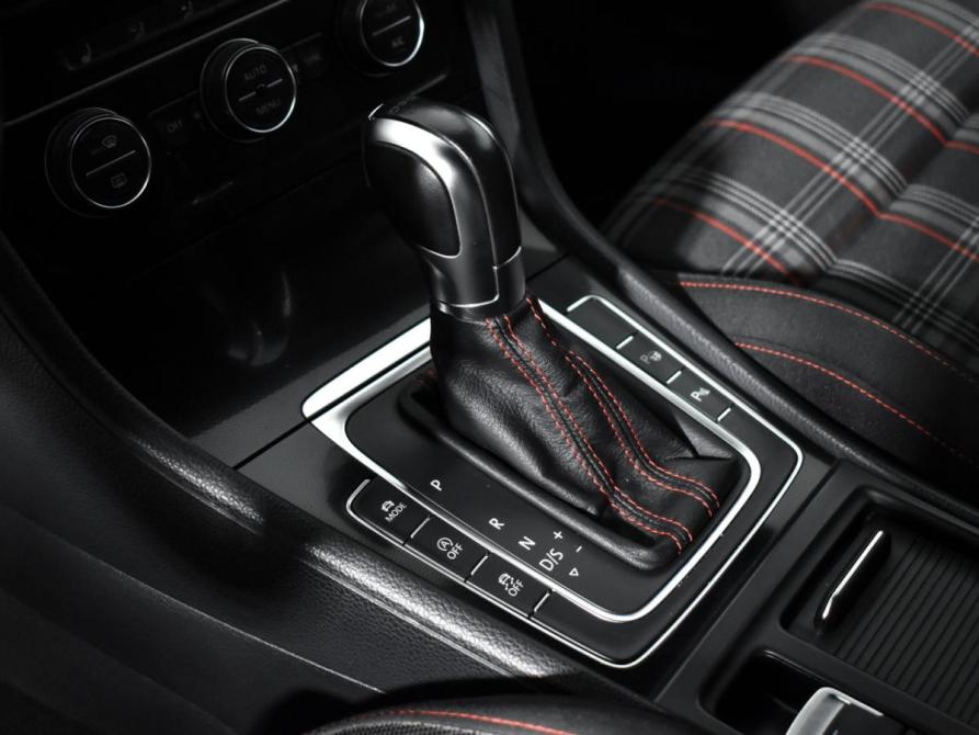 Volkswagen Golf GTI VII Санкт-Петербург  - изображение 12