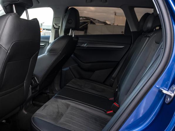 Skoda Karoq I с пробегом 2021 года, цена 2 430 000 рублей, 70006 км, внедорожник, Автокод Объявления